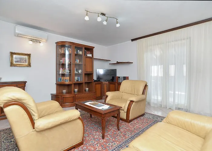 아파트 Valbandon 38 파자나