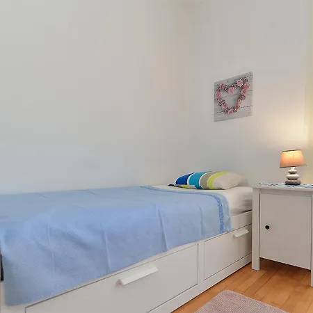 Apartment Valbandon 38