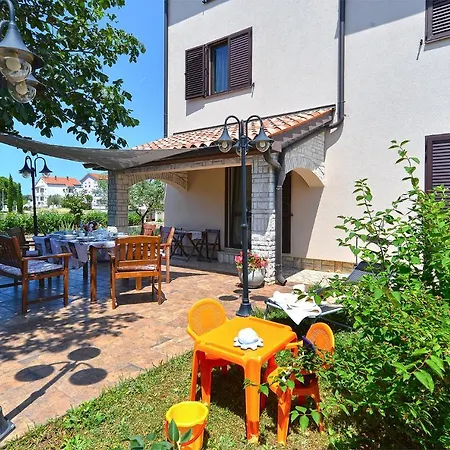 Apartment Valbandon 38