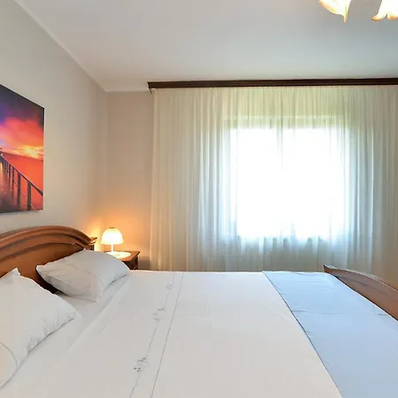 Apartment Valbandon 38 *