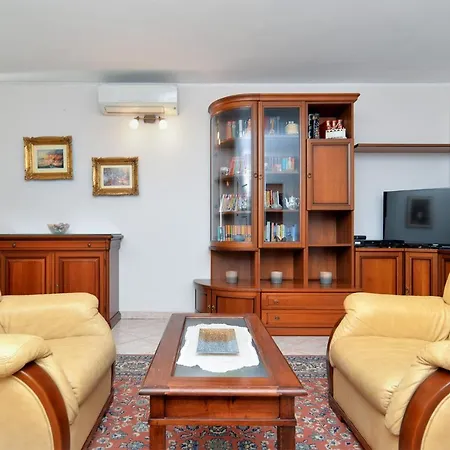 Apartment Valbandon 38 *
