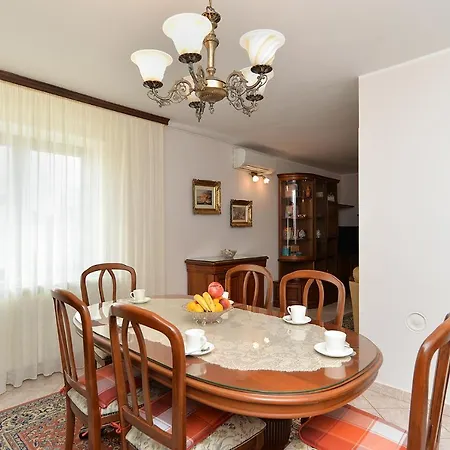 Apartment Valbandon 38