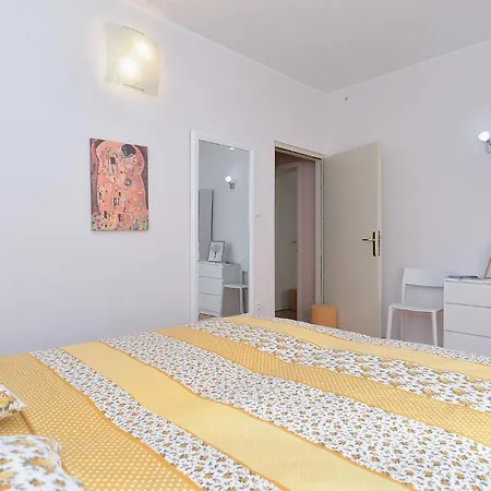 Valbandon 38 * Fažana