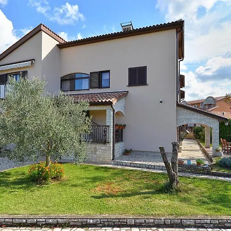 Apartment Valbandon 38 *